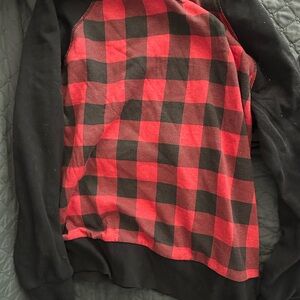 Giant Tiger Buffalo Plaid Crew Neck Sweatshirt in Black, Size Women’s Me…